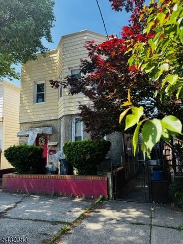 133 Pamrapo Ave, Jersey City, NJ 07305
