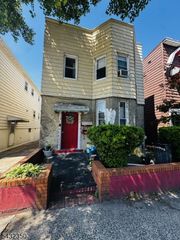 133 Pamrapo Ave, Jersey City, NJ 07305