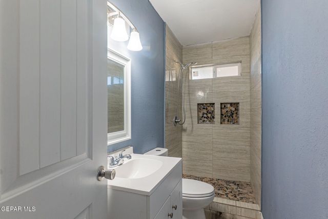 5001 DEBEERS Drive, El Paso, TX 79924