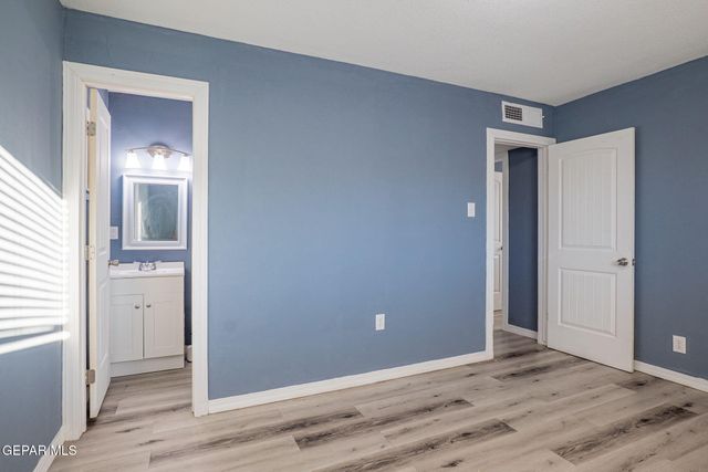 5001 DEBEERS Drive, El Paso, TX 79924