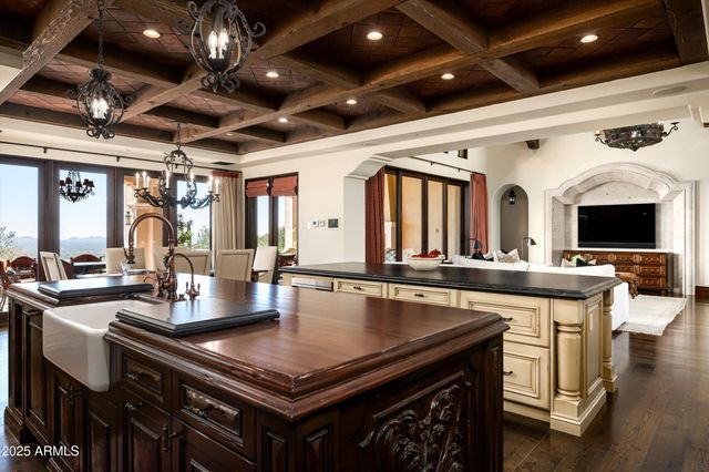 10999 E Whistling Wind Way, Scottsdale, AZ 85255