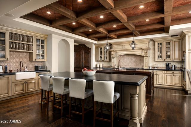 10999 E Whistling Wind Way, Scottsdale, AZ 85255