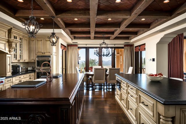 10999 E Whistling Wind Way, Scottsdale, AZ 85255