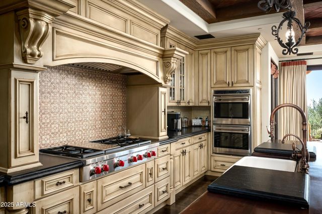 10999 E Whistling Wind Way, Scottsdale, AZ 85255