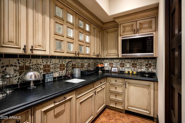 10999 E Whistling Wind Way, Scottsdale, AZ 85255