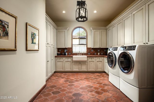 10999 E Whistling Wind Way, Scottsdale, AZ 85255