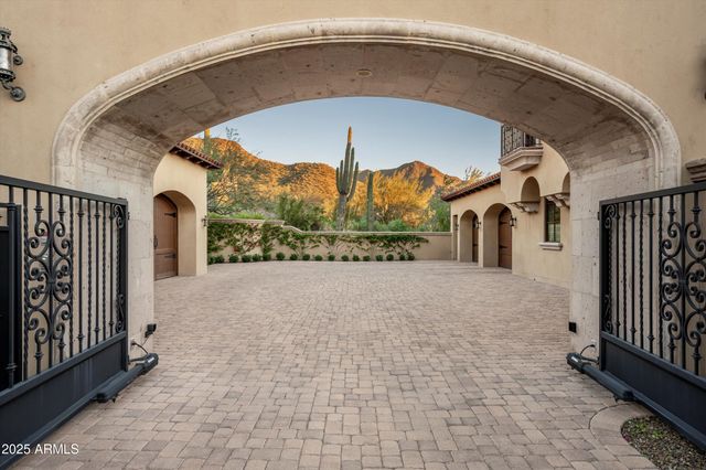 10999 E Whistling Wind Way, Scottsdale, AZ 85255