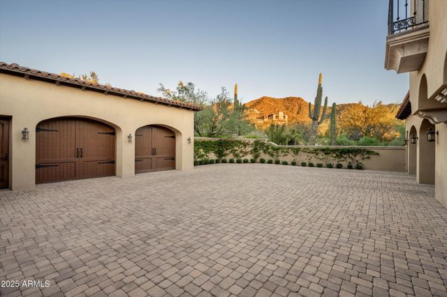 10999 E Whistling Wind Way, Scottsdale, AZ 85255