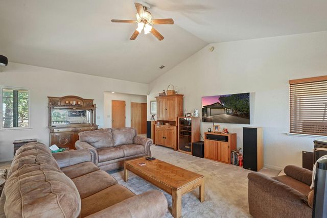 17 Chukar Dr, Wallace, CA 95254