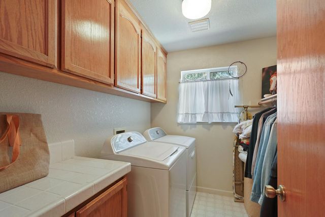 17 Chukar Dr, Wallace, CA 95254