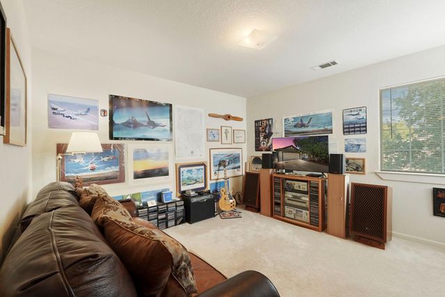 17 Chukar Dr, Wallace, CA 95254