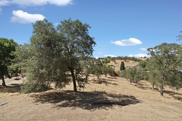 17 Chukar Dr, Wallace, CA 95254