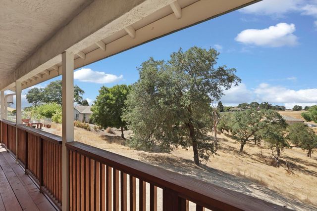 17 Chukar Dr, Wallace, CA 95254