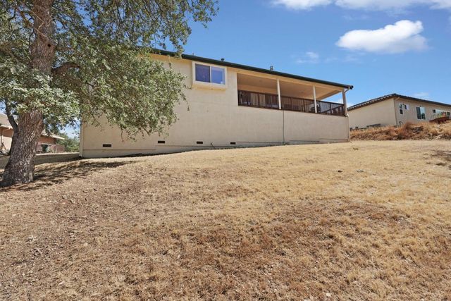 17 Chukar Dr, Wallace, CA 95254