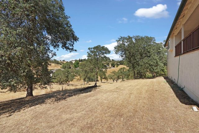 17 Chukar Dr, Wallace, CA 95254