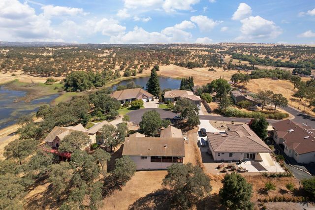 17 Chukar Dr, Wallace, CA 95254