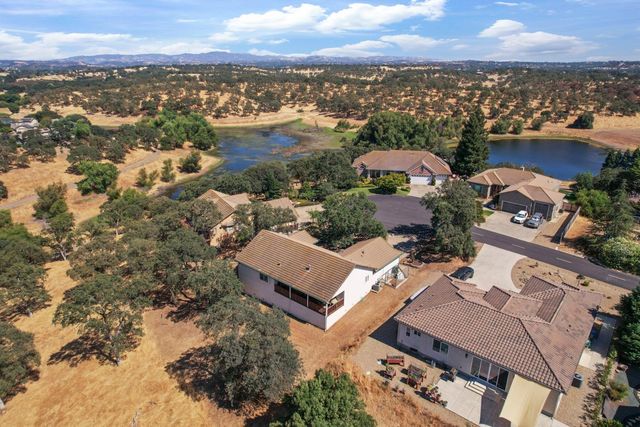 17 Chukar Dr, Wallace, CA 95254