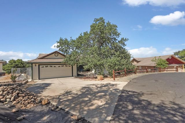 17 Chukar Dr, Wallace, CA 95254