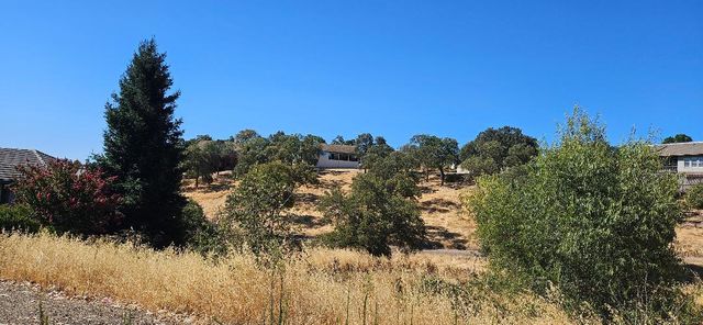 17 Chukar Dr, Wallace, CA 95254