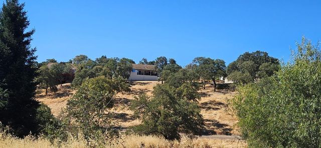 17 Chukar Dr, Wallace, CA 95254