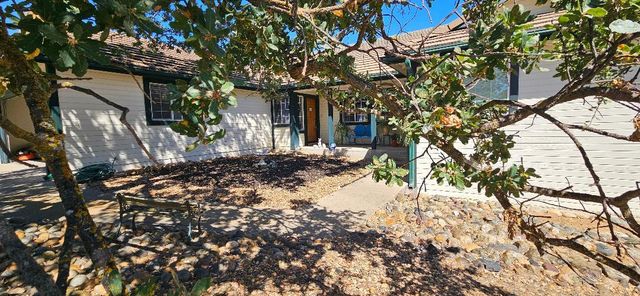 17 Chukar Dr, Wallace, CA 95254