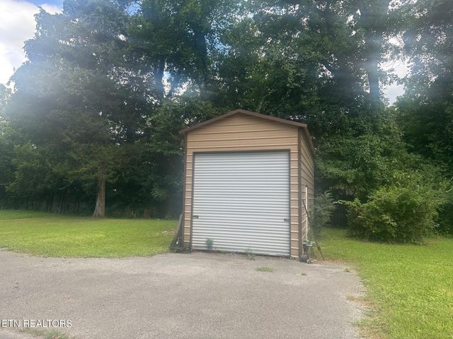 2705 Rifle Range Drive, Knoxville, TN 37918