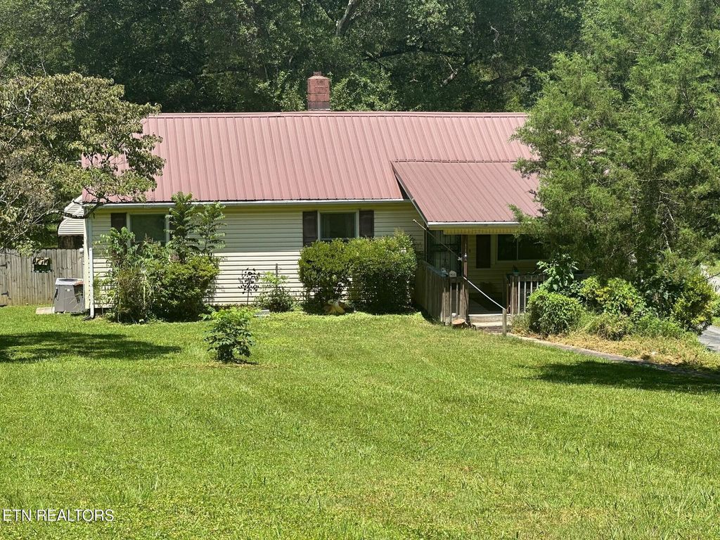 2705 Rifle Range Drive, Knoxville, TN 37918