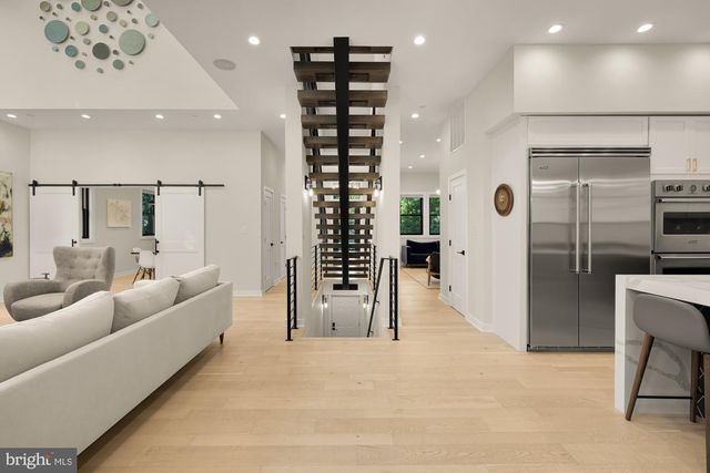 4913 SHERIER PL NW, Washington, DC 20016