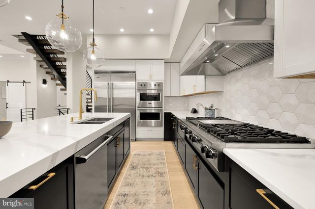 4913 SHERIER PL NW, Washington, DC 20016