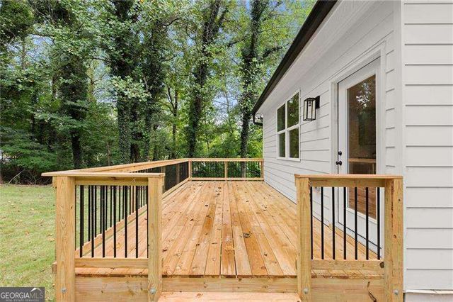 300 Nottingham Drive, Woodstock, GA 30188