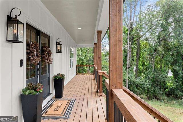300 Nottingham Drive, Woodstock, GA 30188