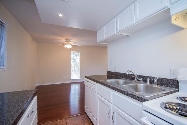 425 Emerson Street 18, Houston, TX 77006