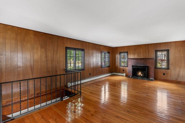 30 Monroe St, Wareham, MA 02532