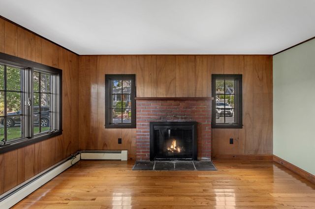 30 Monroe St, Wareham, MA 02532