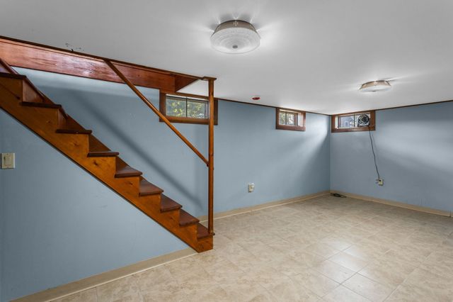 30 Monroe St, Wareham, MA 02532