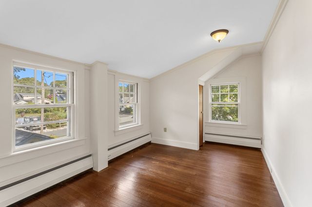 30 Monroe St, Wareham, MA 02532