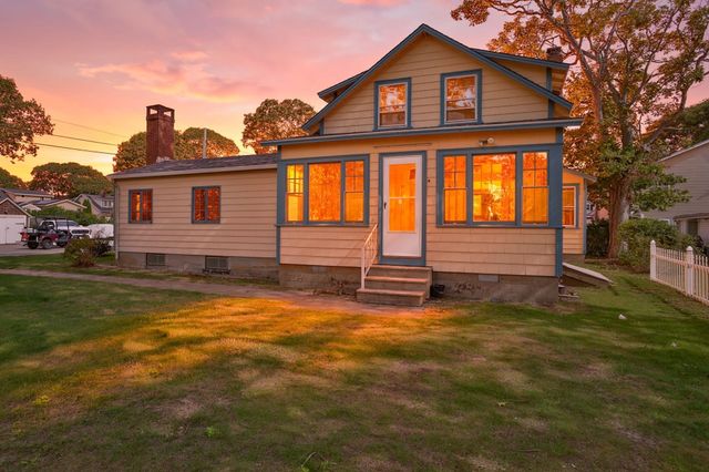 30 Monroe St, Wareham, MA 02532