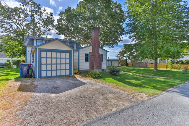 30 Monroe St, Wareham, MA 02532