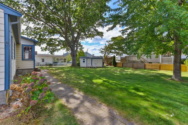 30 Monroe St, Wareham, MA 02532