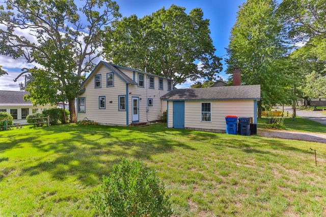 30 Monroe St, Wareham, MA 02532