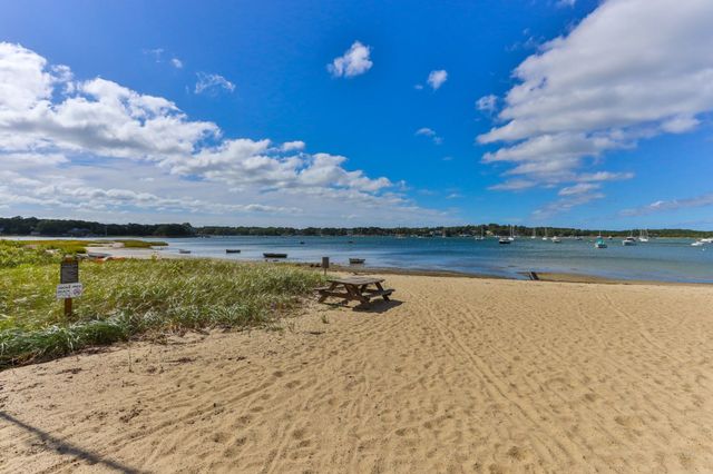 30 Monroe St, Wareham, MA 02532
