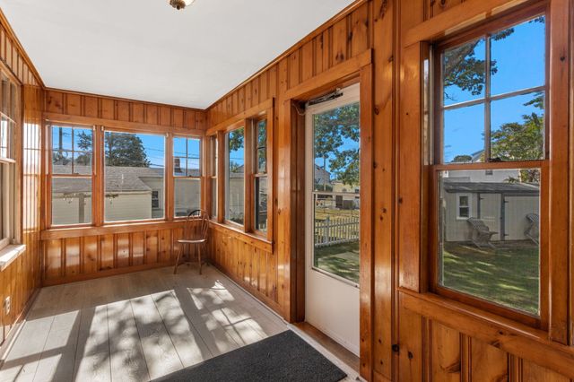 30 Monroe St, Wareham, MA 02532