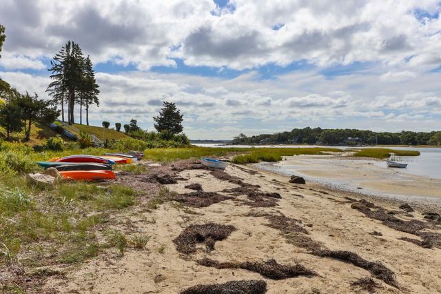 30 Monroe St, Wareham, MA 02532