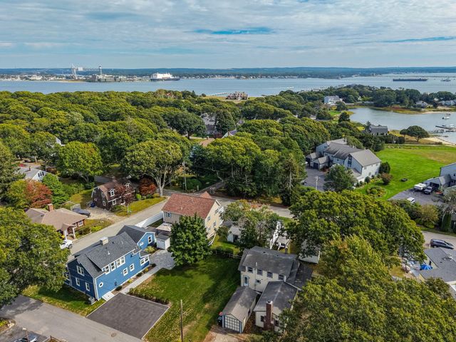 30 Monroe St, Wareham, MA 02532