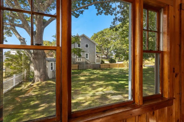 30 Monroe St, Wareham, MA 02532