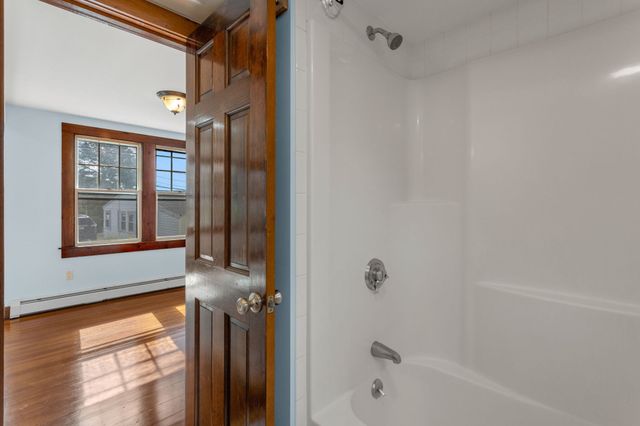 30 Monroe St, Wareham, MA 02532