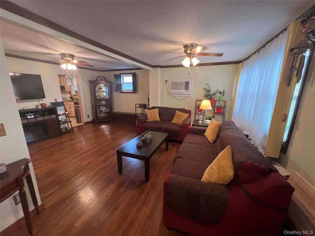 1014 Bonaparte Place, Baldwin, NY 11510 — photo 2