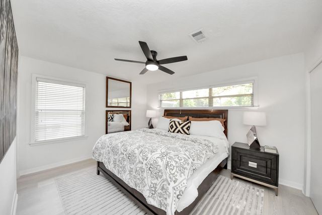 9610 Westview Drive, Houston, TX 77055