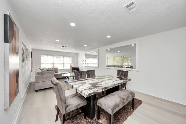 9610 Westview Drive, Houston, TX 77055