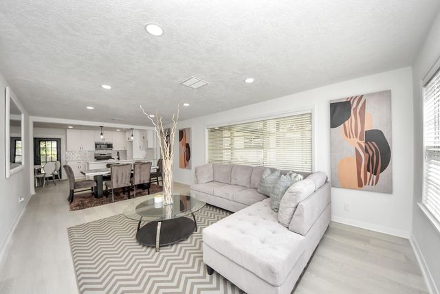 9610 Westview Drive, Houston, TX 77055